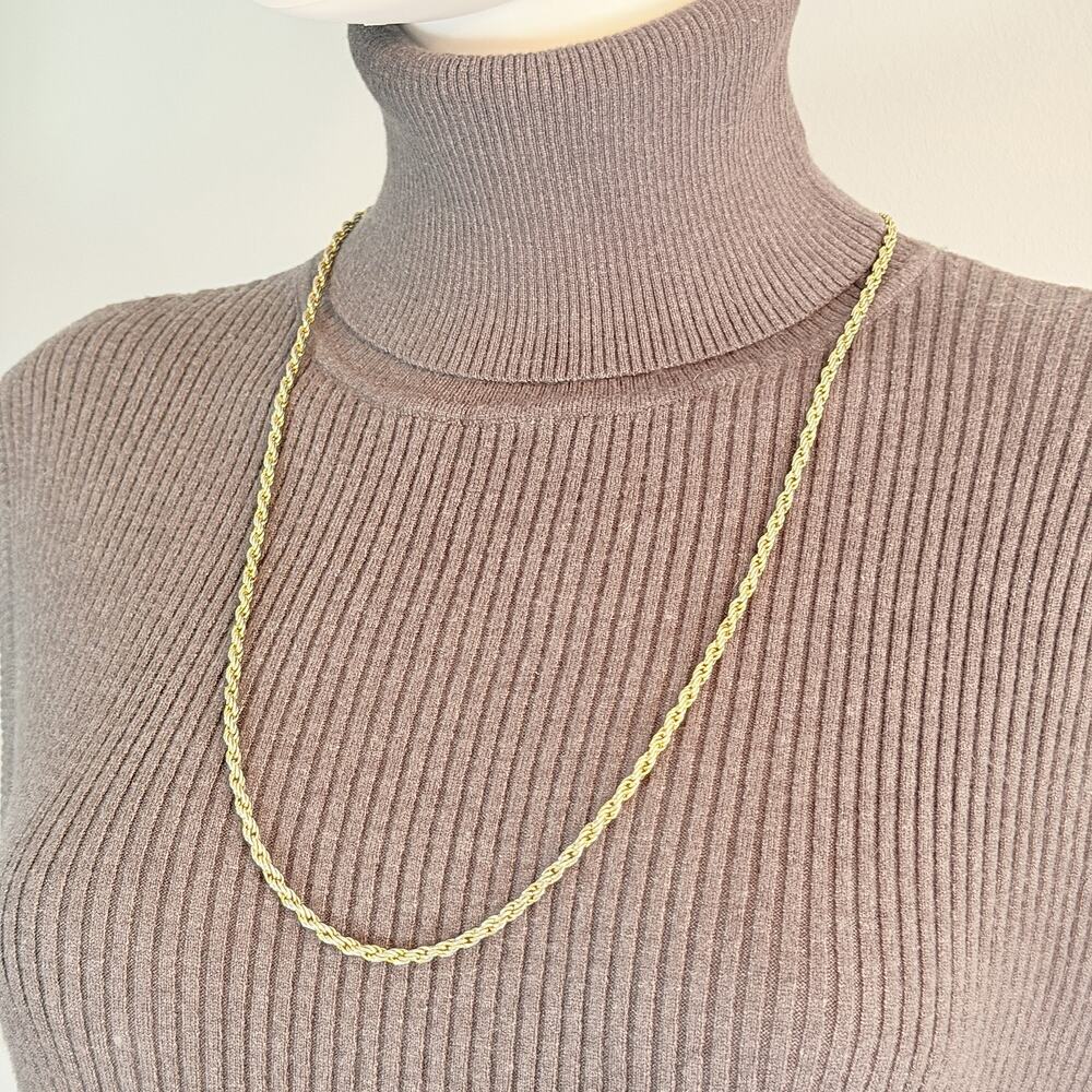 Beautiful Classic Vintage 1980s Gold-Tone Twisted Opera Length Rope Chain 29"